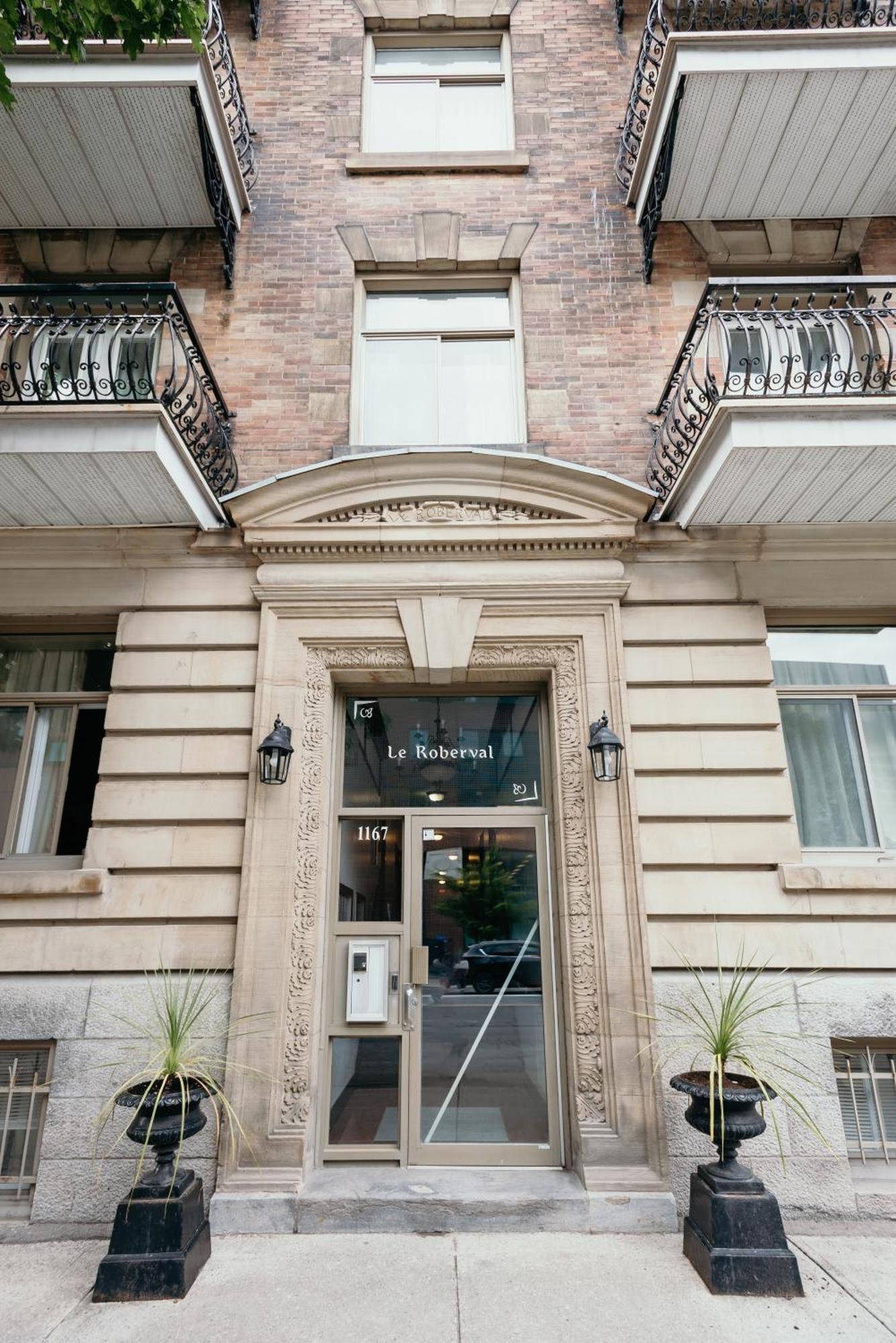 Hotel Le Roberval Монреал Екстериор снимка