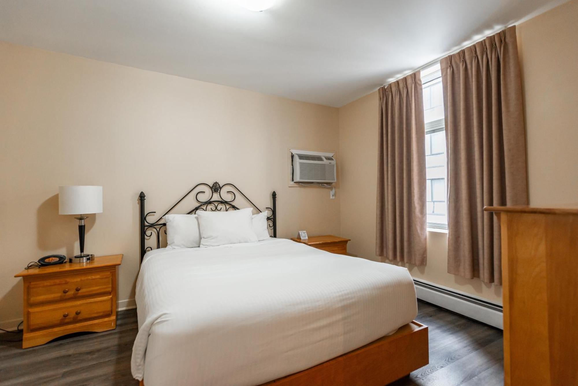 Hotel Le Roberval Монреал Екстериор снимка