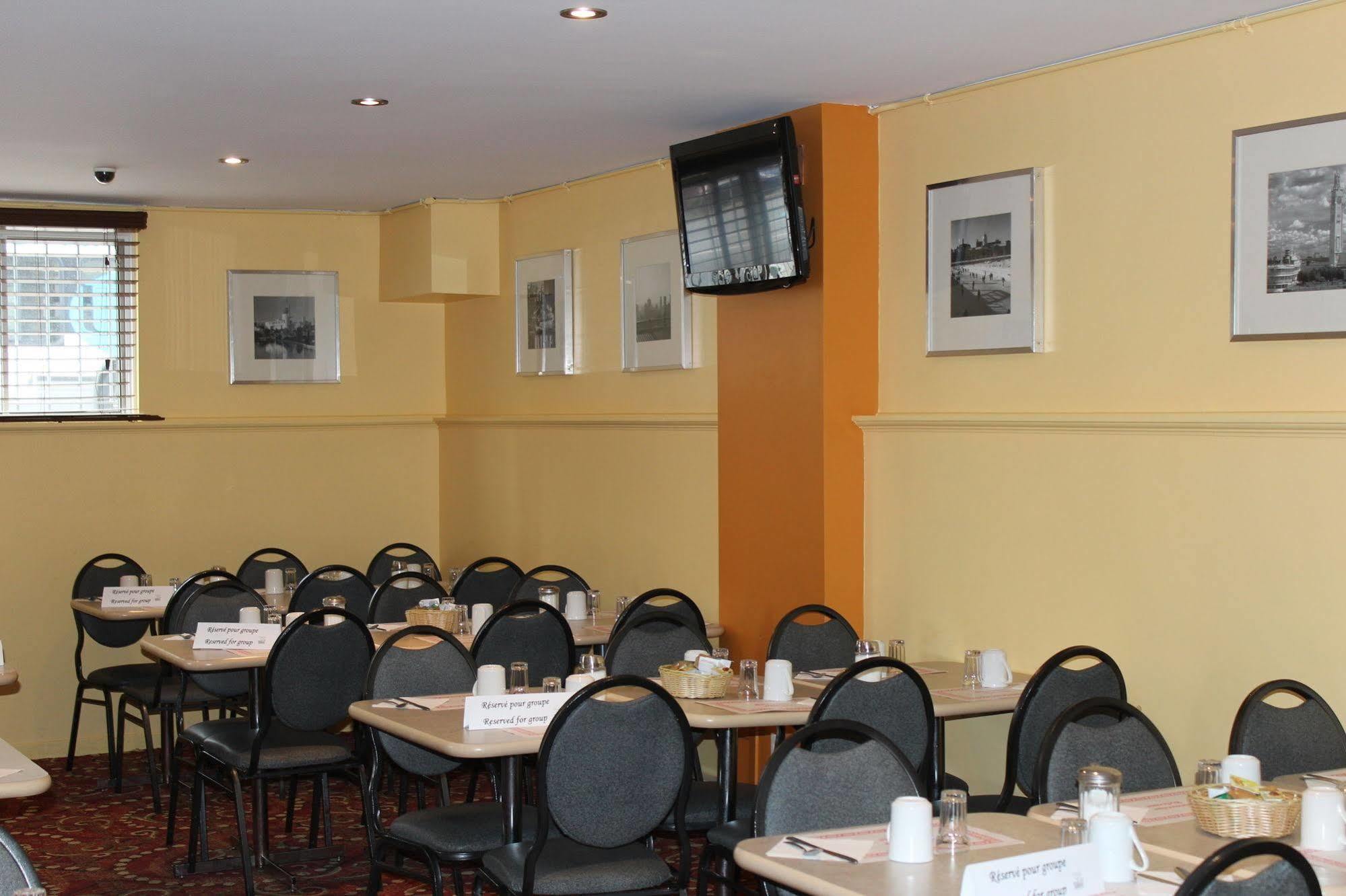 Hotel Le Roberval Монреал Екстериор снимка